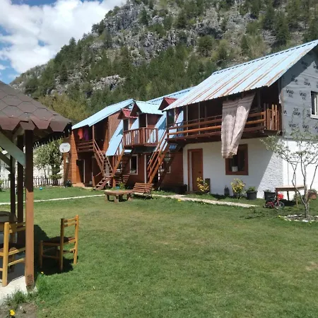 Zariklis Gasthof Theth